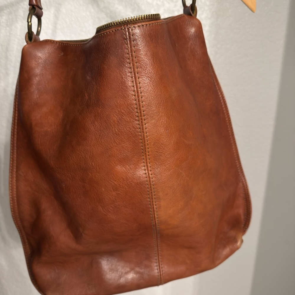 Elegant Brown Leather Shoulder Bag